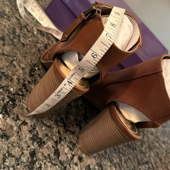 Madden girl naaomi cognac peep toe ankle boot NIB 9 - Picture 7 of 10